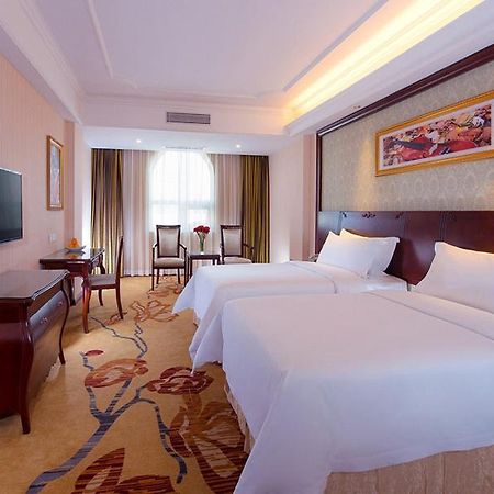 Vienna Hotel Guangzhou Shiling Екстериор снимка
