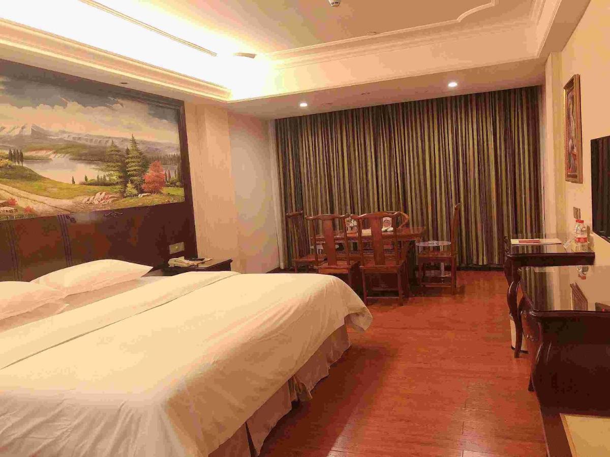 Vienna Hotel Guangzhou Shiling Екстериор снимка