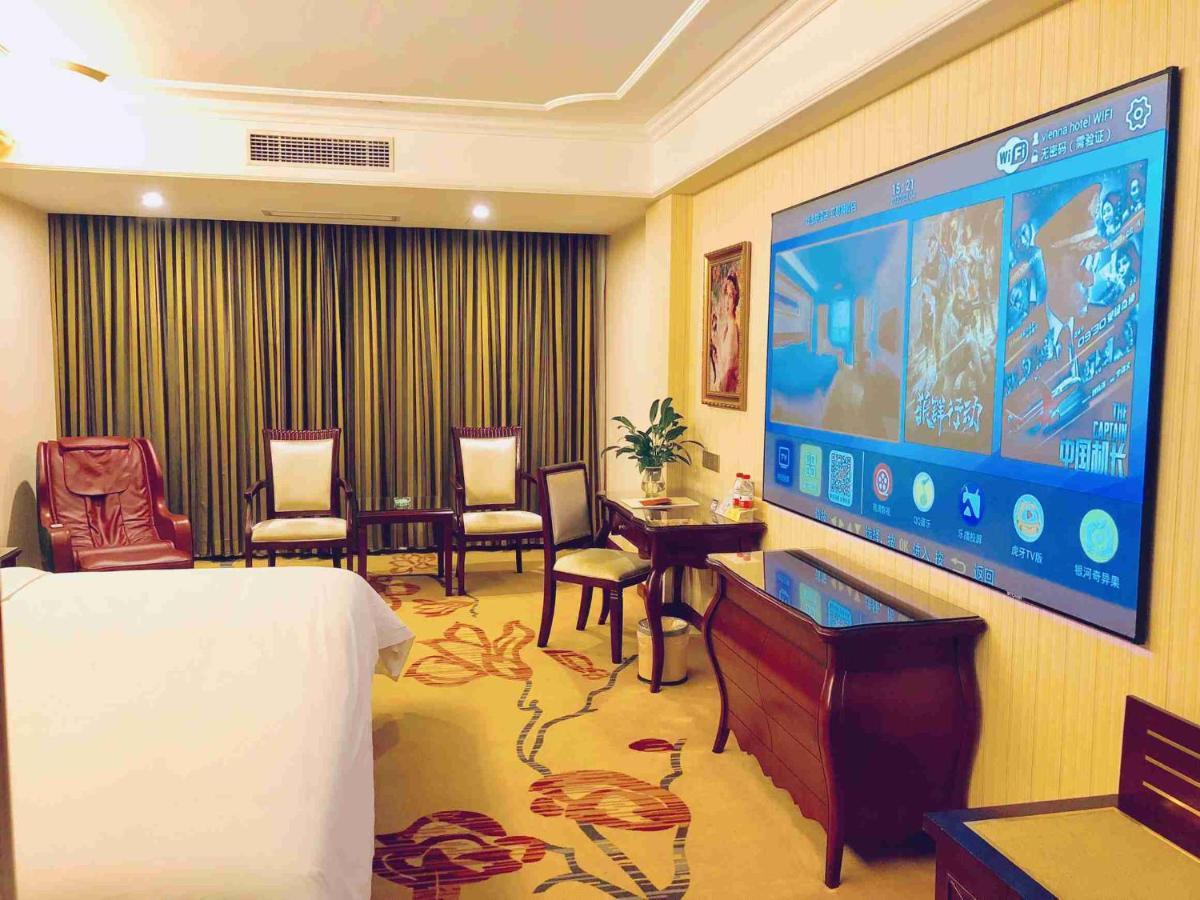 Vienna Hotel Guangzhou Shiling Екстериор снимка